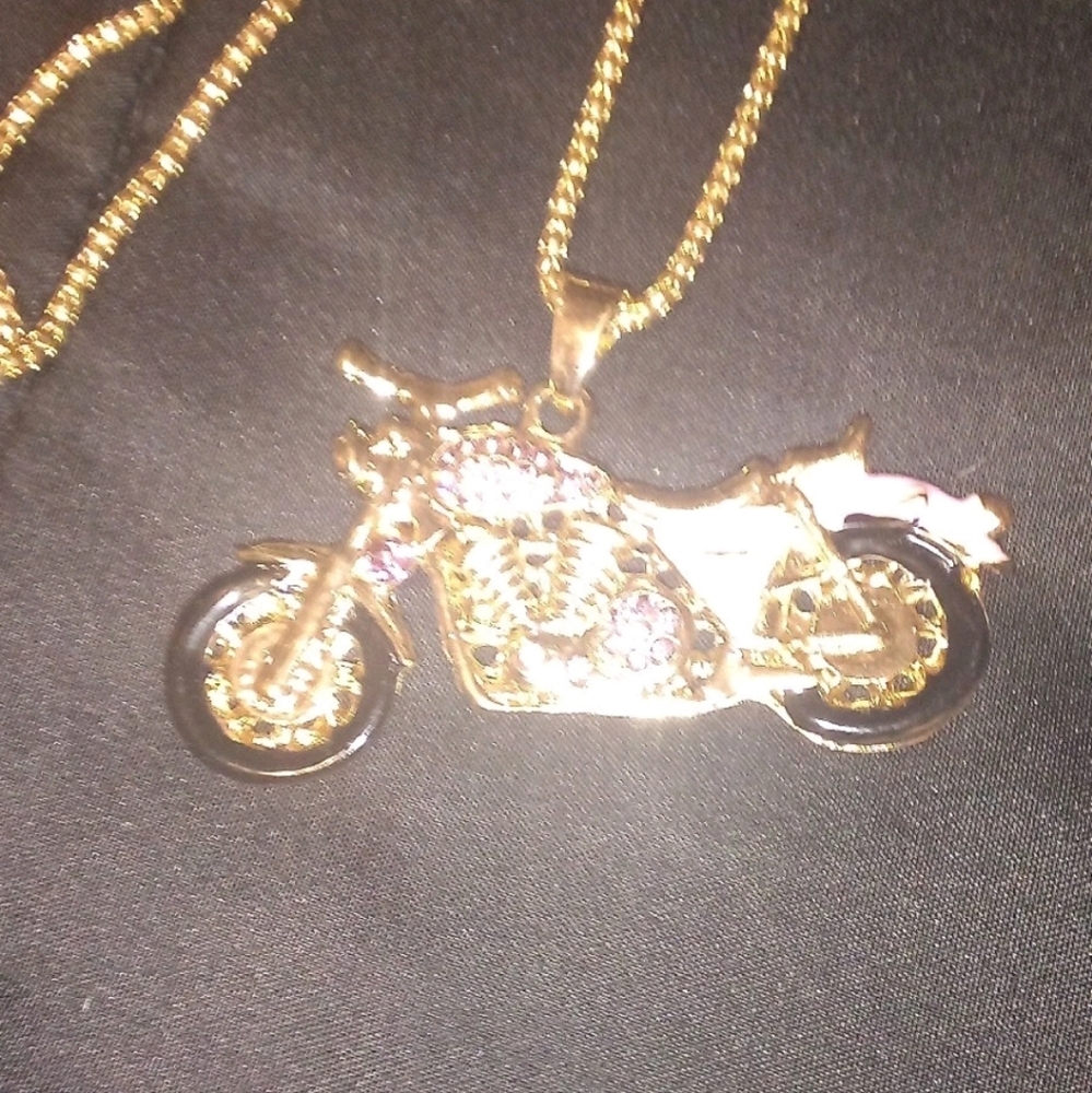 New In Box Betsey Johnson Women's Gold Color Chopper Necklace - Picture 2 of 7
